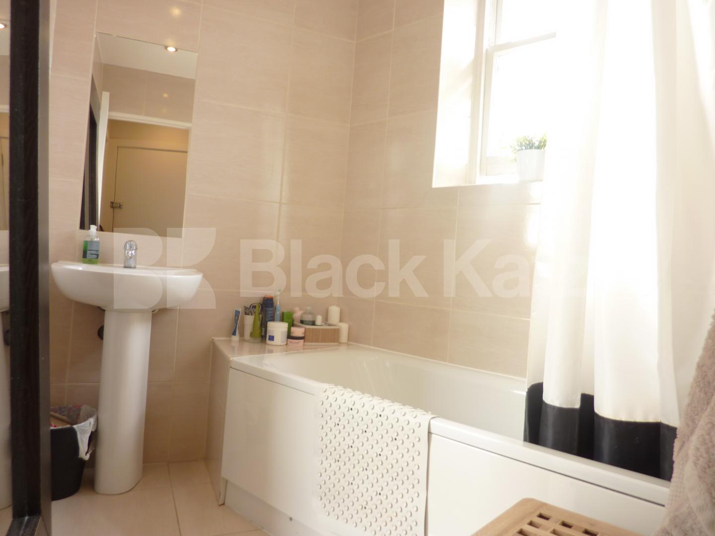 			NEW INSTRUCTION!, Studio Apartment, 1 bath, 1 reception Studio			 Sutherland Avenue, MAIDA VALE